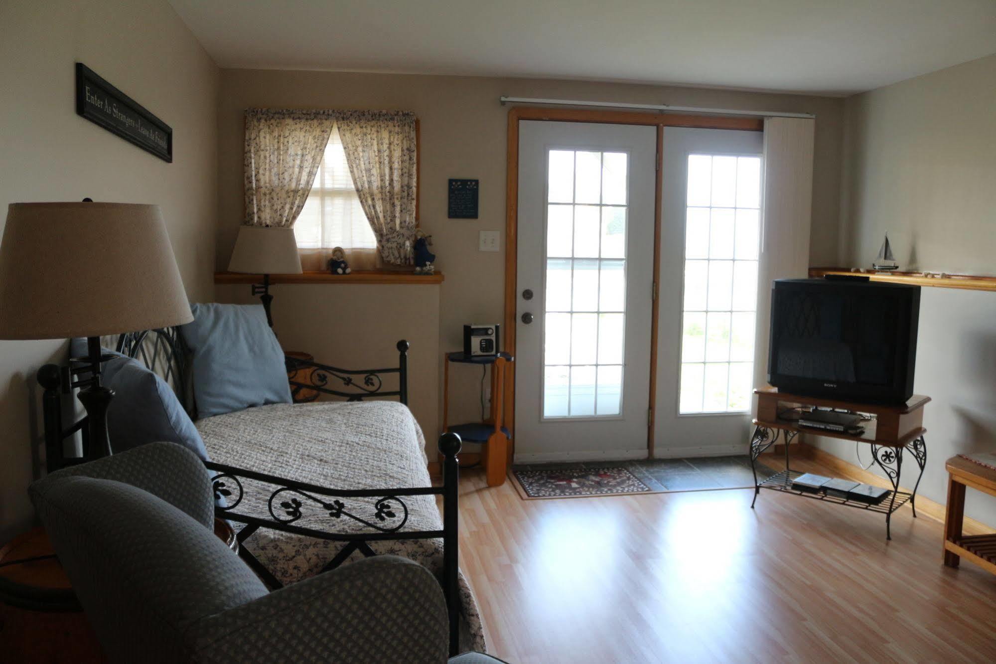 Sal'S Bed And Breakfast By The Sea Herring Cove Екстер'єр фото